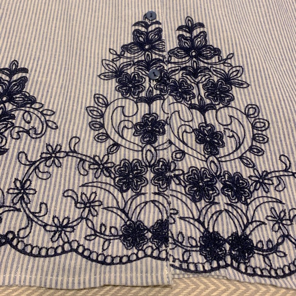 Plus blue & white striped dress with gorgeous navy embroidery. Button front. 5X. - Picture 4 of 6